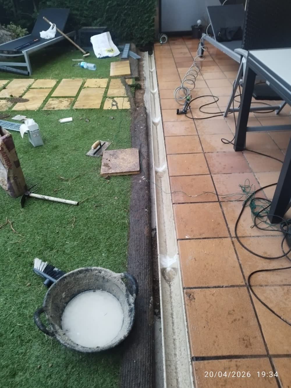 Limpieza de jardines en la Costa Brava — trabajo real de Jardinería Vida Verde