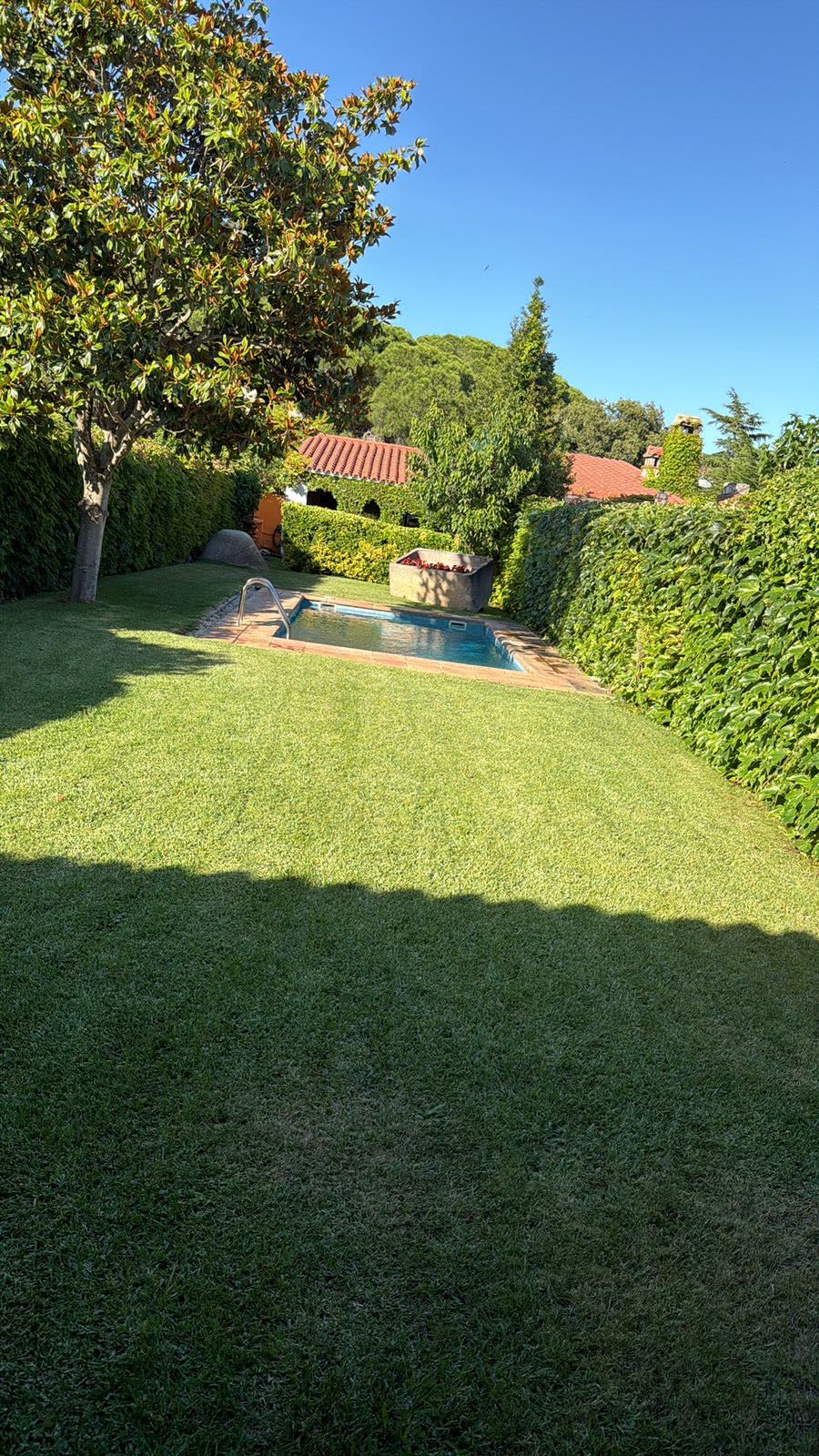 Mantenimiento de jardines en toda la Costa Brava — trabajo real de Jardinería Vida Verde